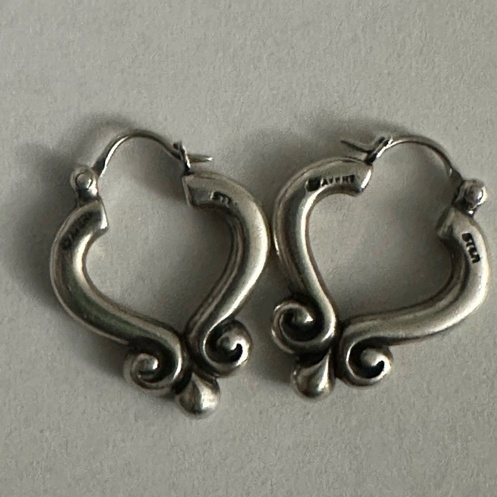 Retired James Avery Sterling Silver Scroll Earrings